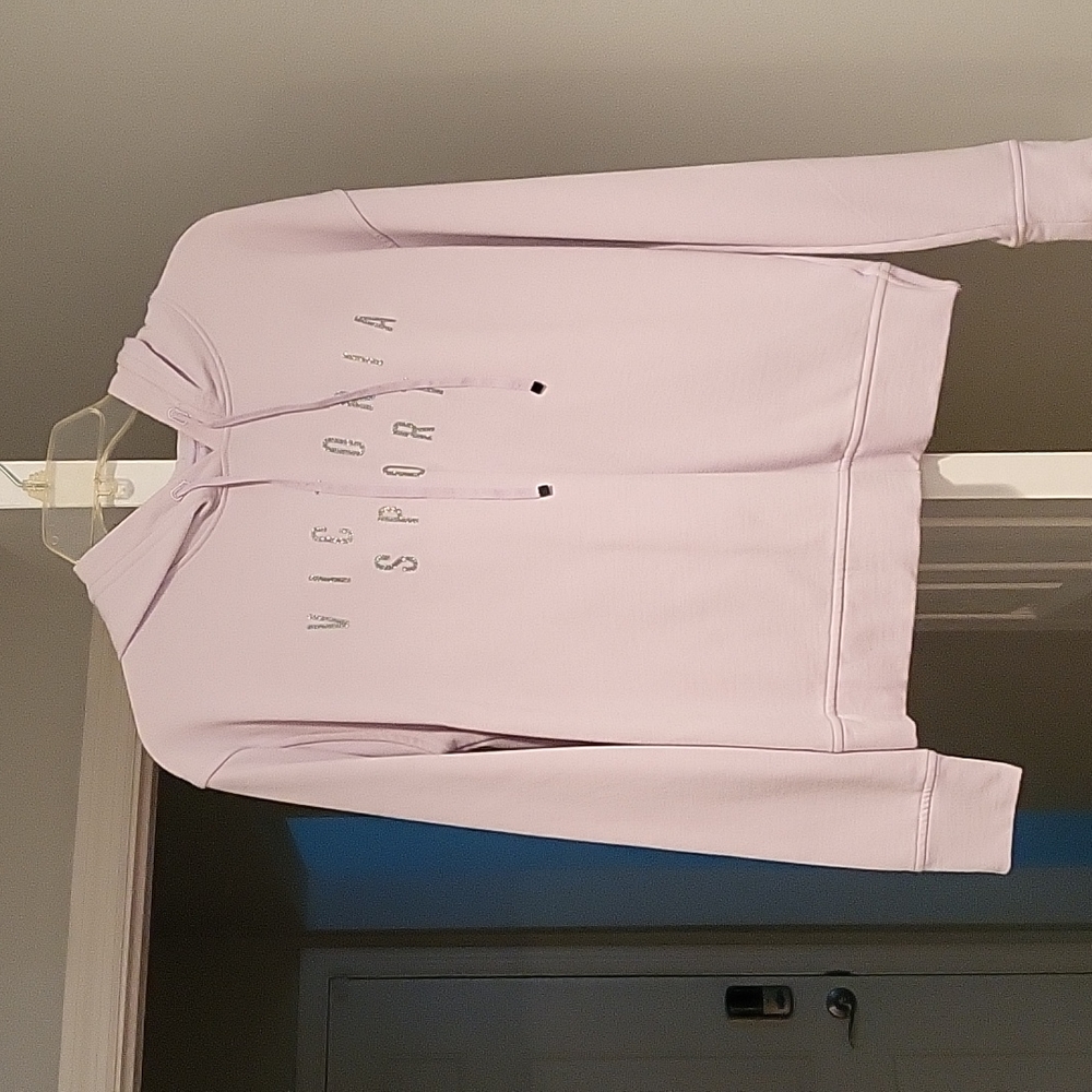Light purple sweat shirt